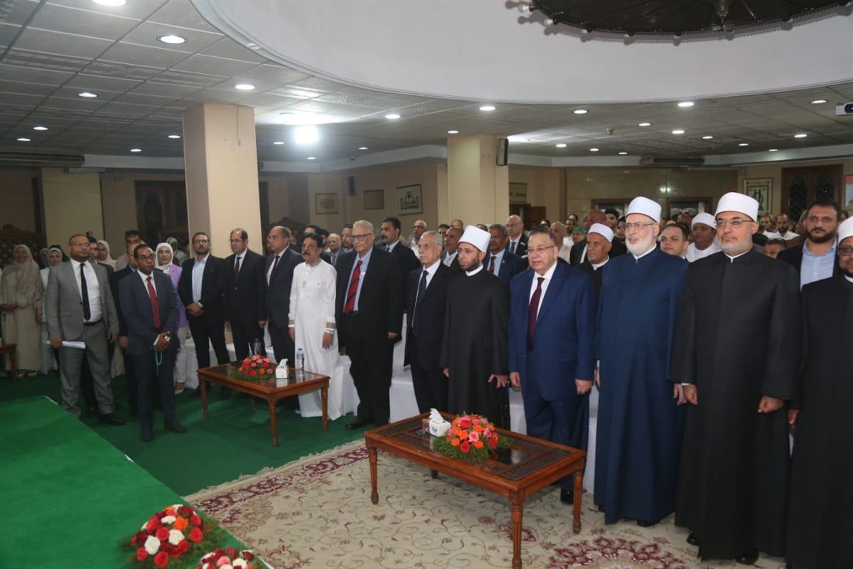 بالقرآن الكريم والسلام الوطني.. بدء احتفالية نقابة الأشراف بالمولد النبوي الشريف