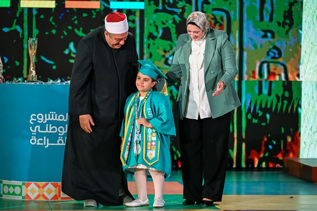 رئيس قطاع المعاهد الأزهرية يهنئ الفائزين بالمشروع الوطني للقراءة