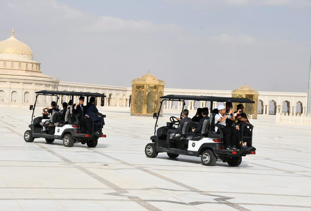 زيارة القضاة الشرعيين الماليزيين لمسجد مصر الكبير