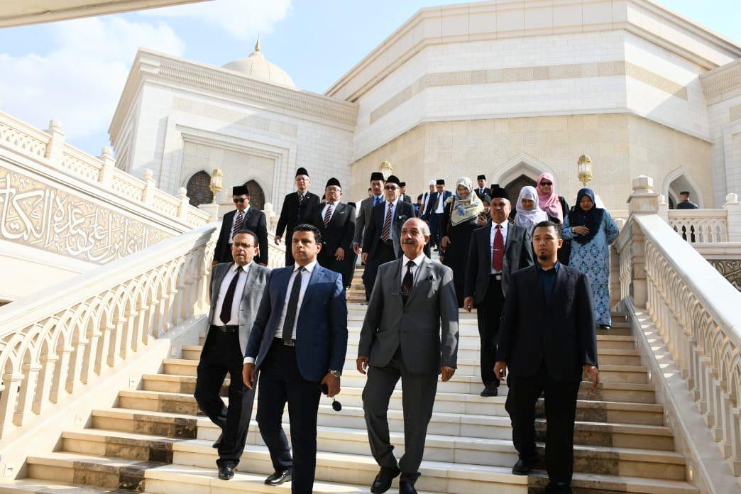 زيارة القضاة الشرعيين الماليزيين لمسجد مصر الكبير