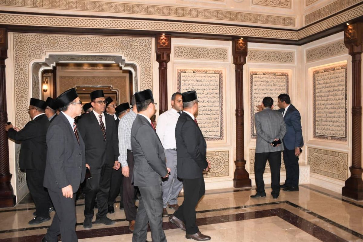 زيارة القضاة الشرعيين الماليزيين لمسجد مصر الكبير