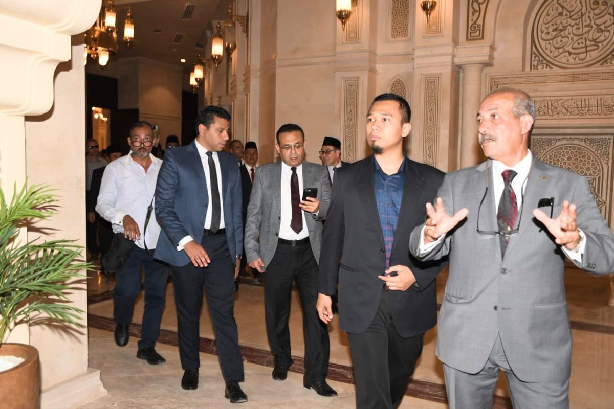 زيارة القضاة الشرعيين الماليزيين لمسجد مصر الكبير