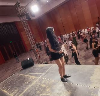 الراقصة دينا