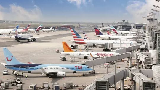  مطار العاصمة الألمانية برلين