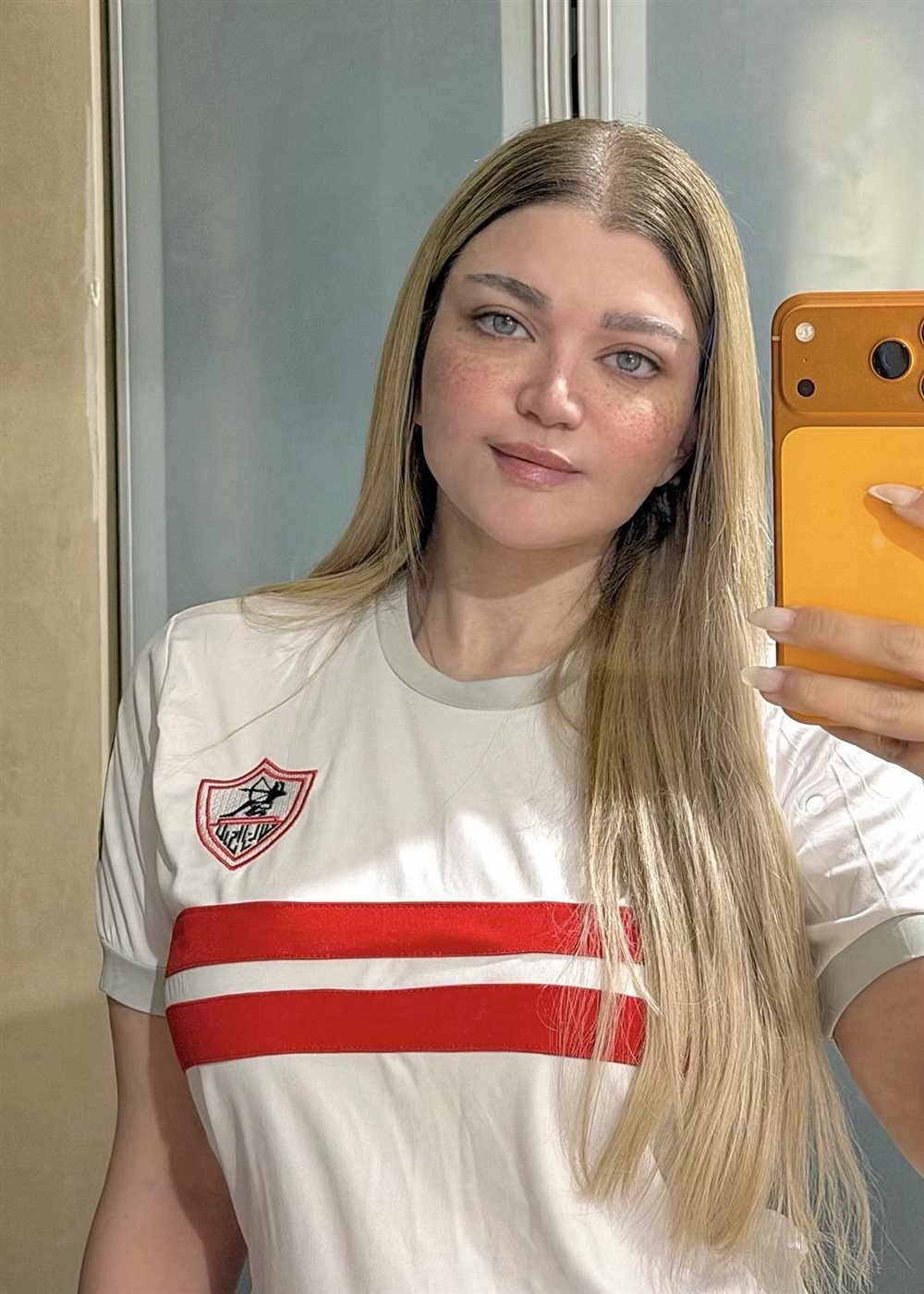 ياسمين الخطيب بتيشيرت الزمالك