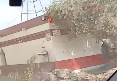 جانب من المناطق التي سيتم إزالتها على الطريق