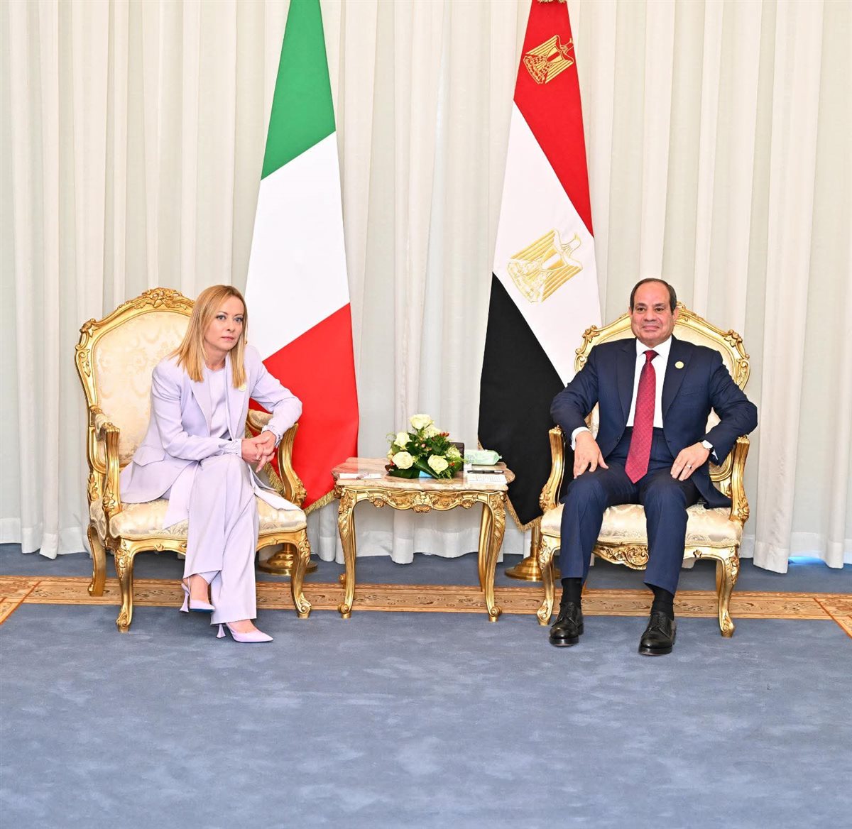 الرئيس عبد الفتاح السيسي مع جورجيا ميلوني بقمة شرم الشيخ للسلام