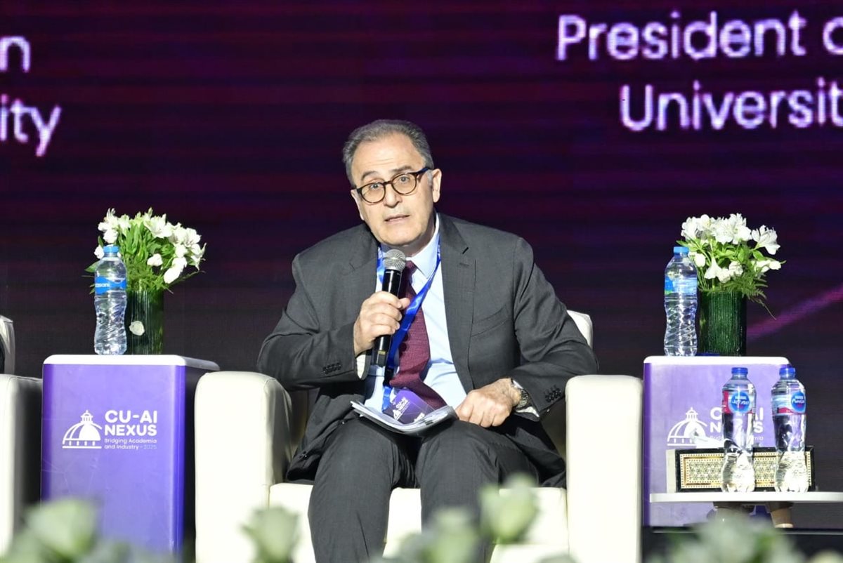 أحمد دلال رئيس الجامعة الأمريكية بالقاهرة