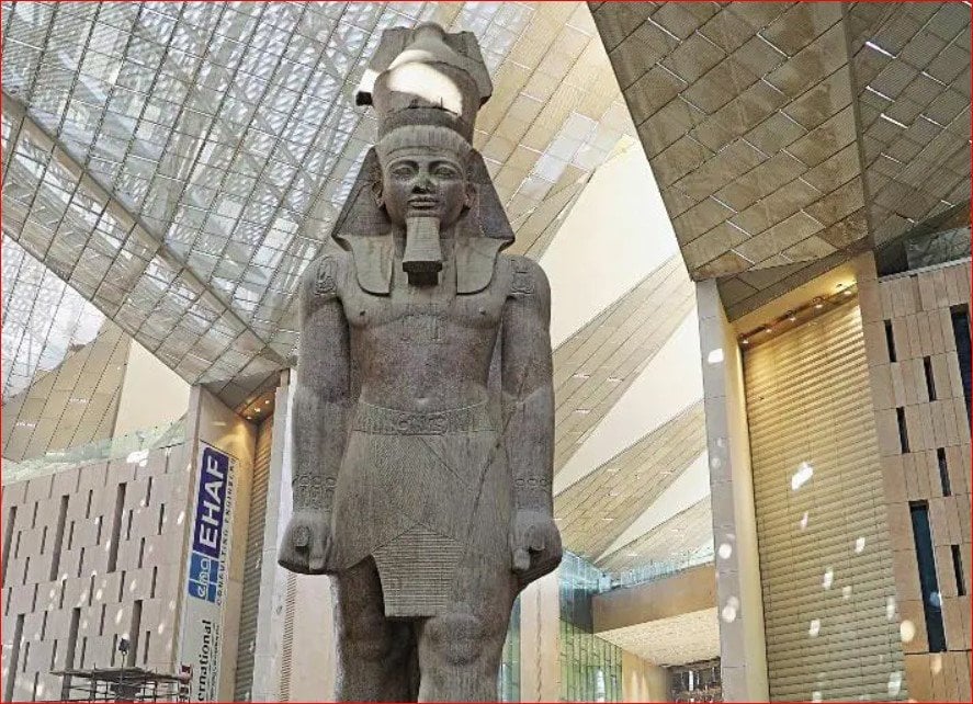 <strong>تعامد الشمس على وجه رمسيس بالمتحف الكبير</strong>