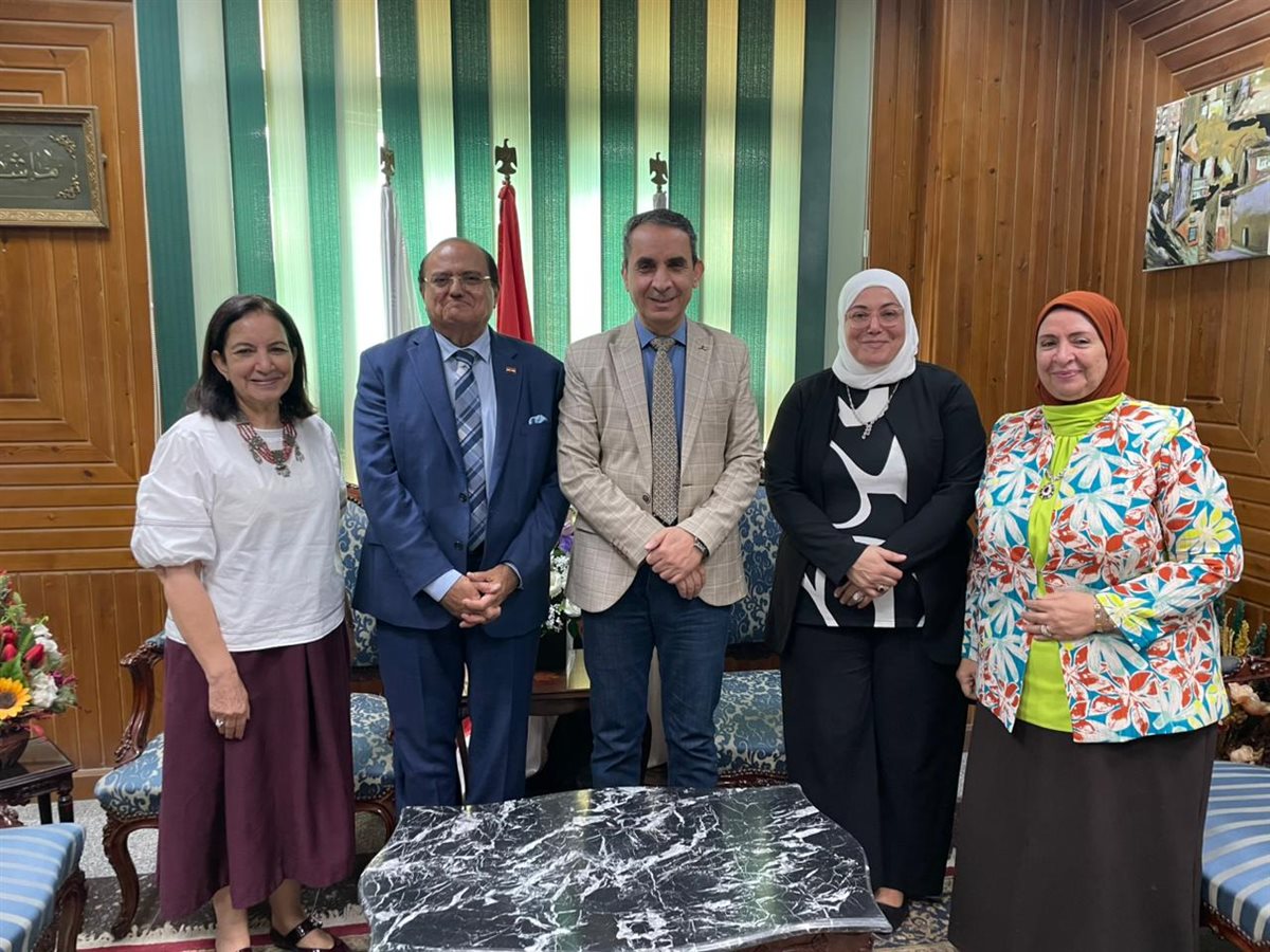 صورة جماعية خلال اللقاء