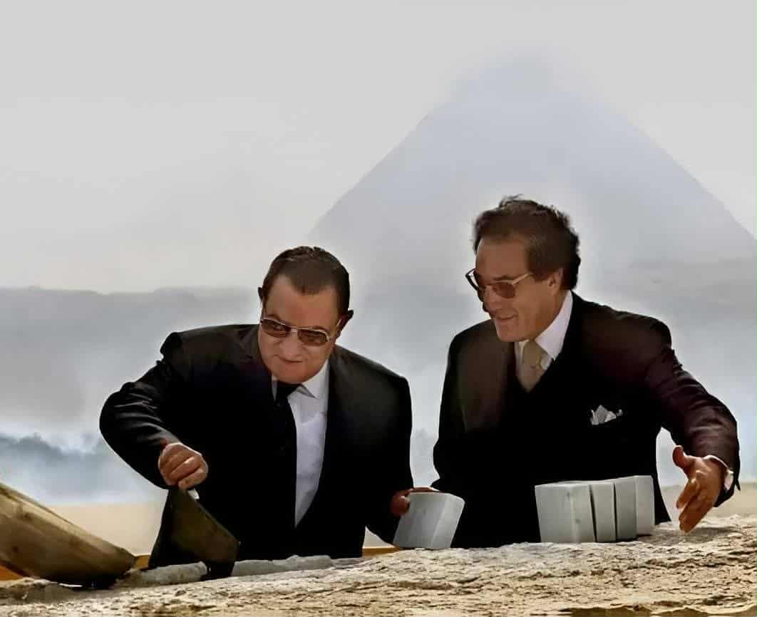 حسني مبارك و الفنان فاروق حسني وزير الثقافة الأسبق