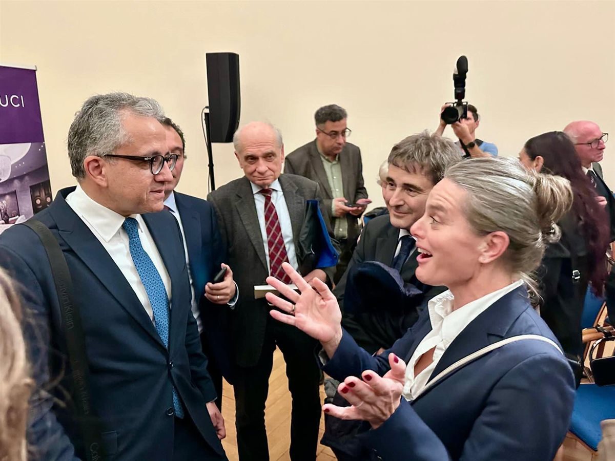 c9927f27-ffb2-40a3-b892-6f2aeff27ccf