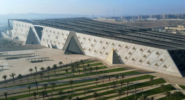 المتحف المصري الكبير 