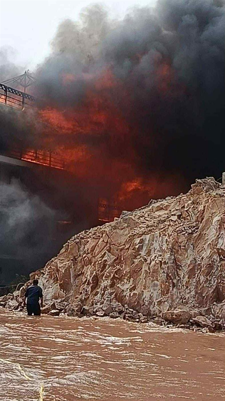 حريق باخرة سياحية فى أسوان