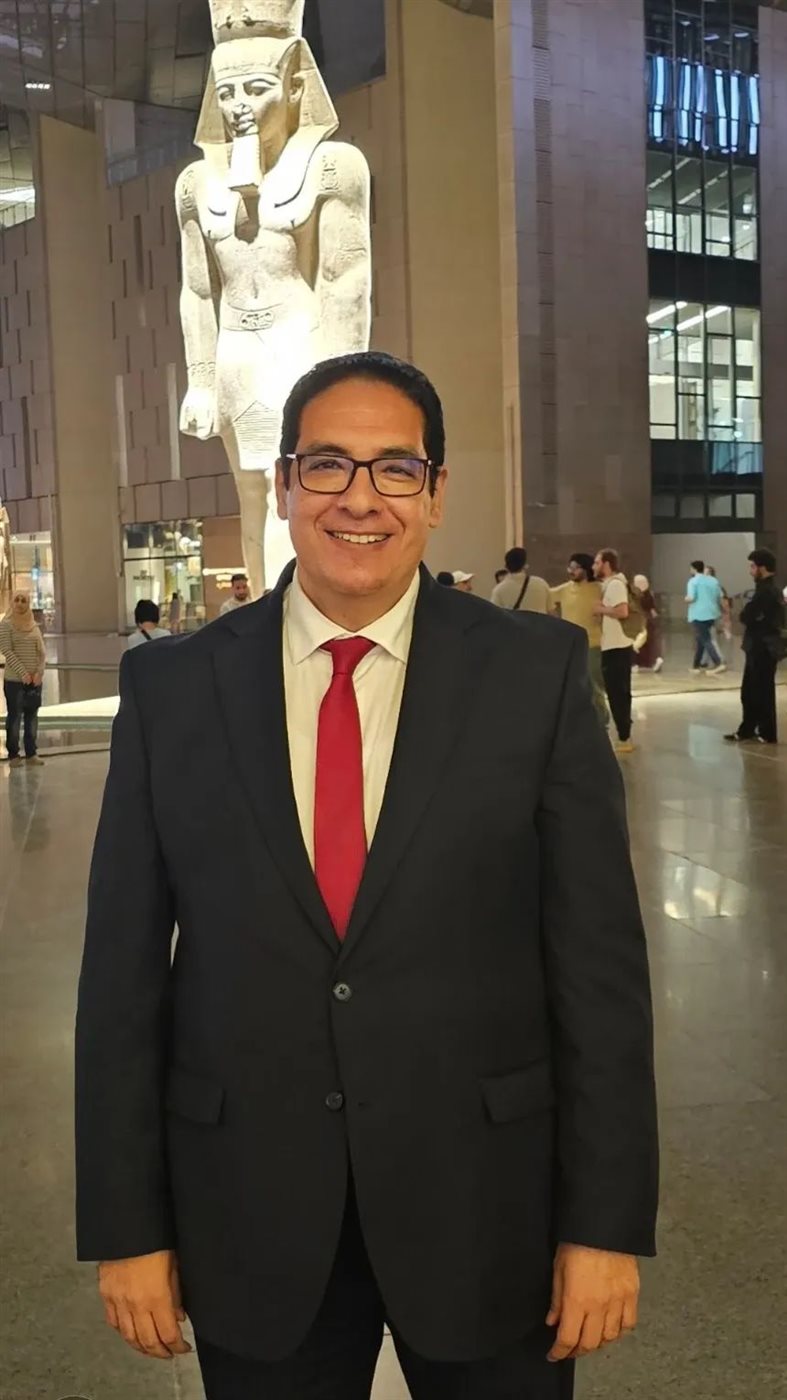 محمد سامي عبد الصادق رئيس جامعة القاهرة