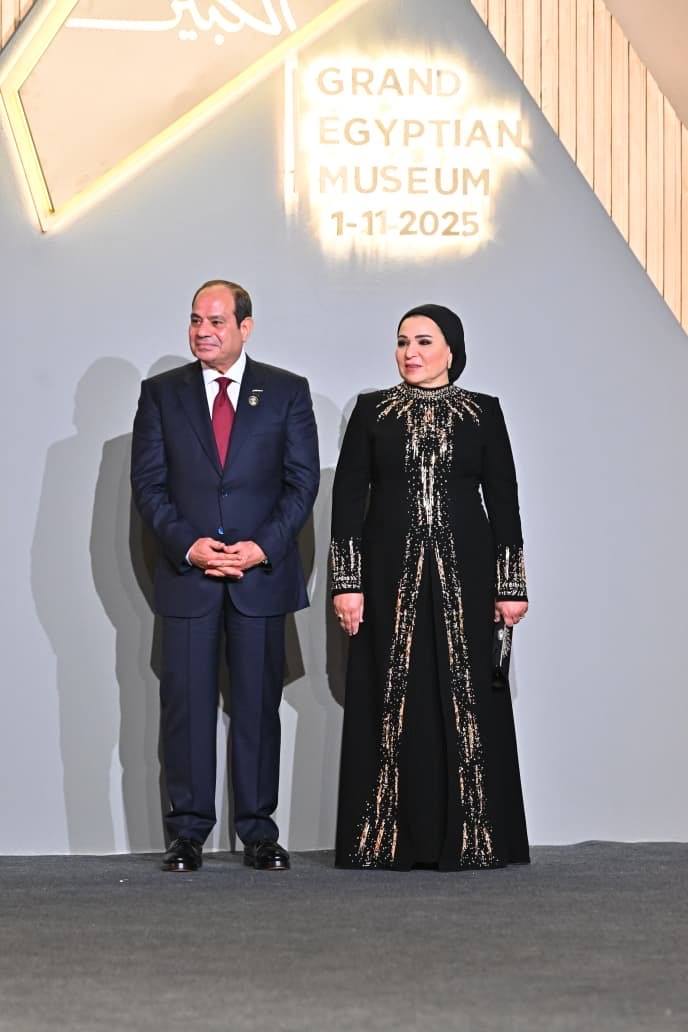 انتصار السيسي وزوجها الرئيس عبد الفتاح السيسي