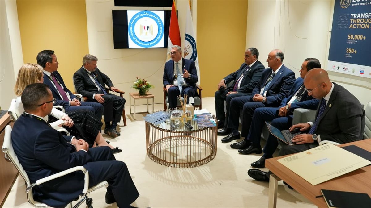 خلال مباحثات شركة هاليبرتون الأمريكية