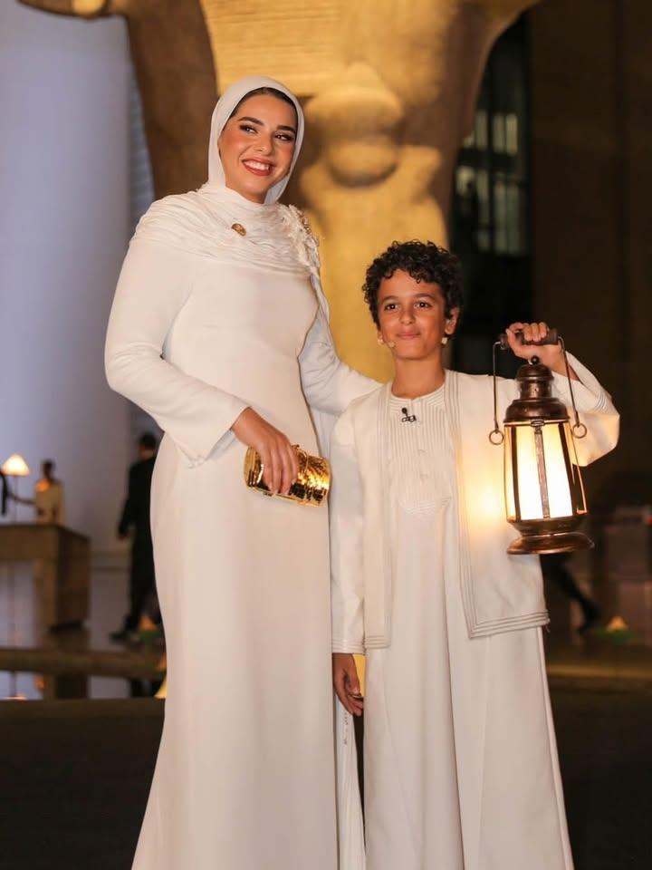 تصميم فستان آية السيسي