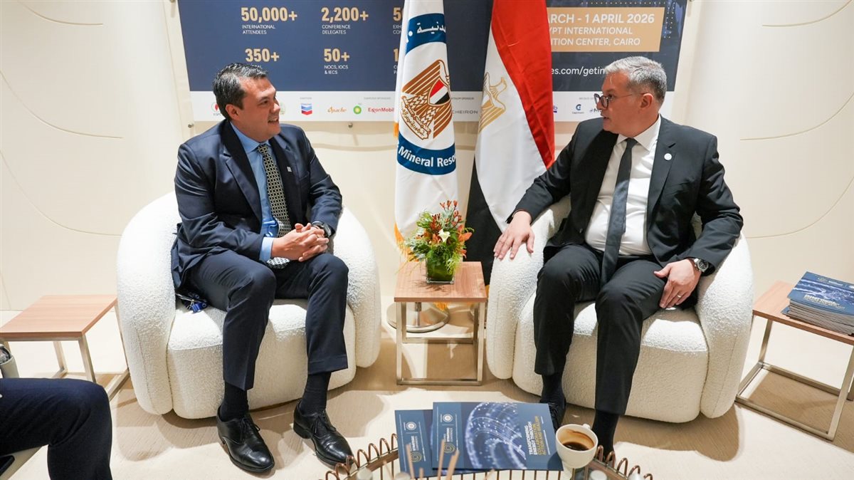 خلال المباحثات