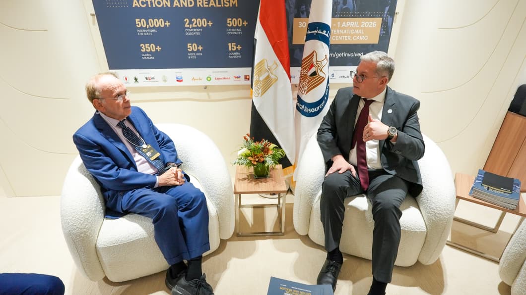 خلال مباحثات شركة ستاندرد أند بورز