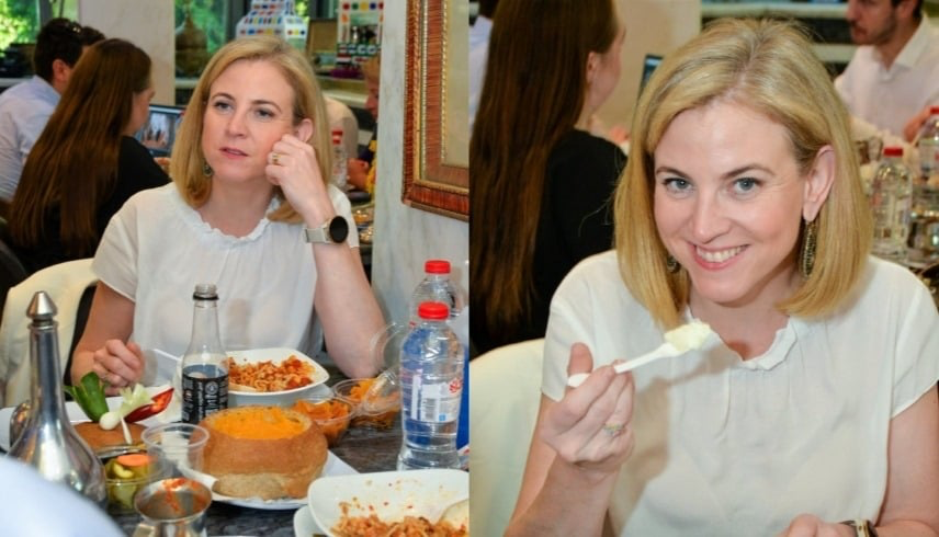 وزيرة خارجية النمسا في مطعم كشري أبو طارق