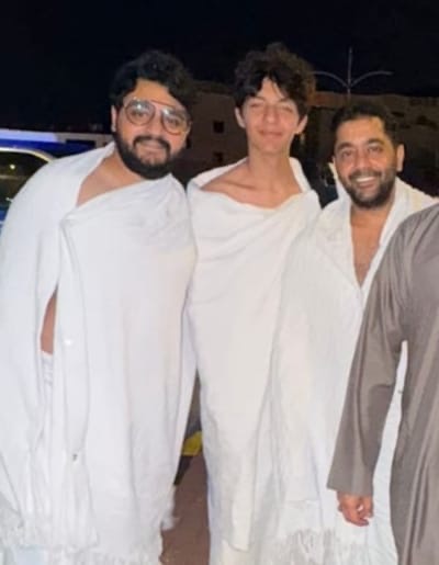 أحدث ظهور لأحمد فلوكس في المسجد الحرام بصحبة ابنه