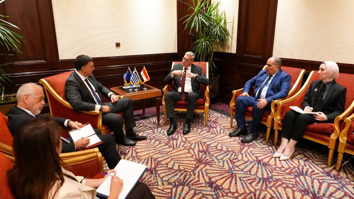 جلسة مباحثات