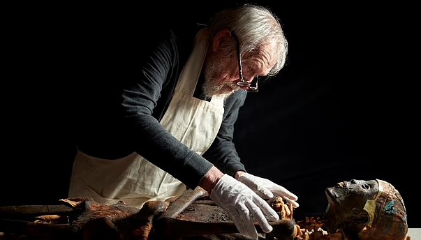 صورة تخيلية لكارتر والمومياء&nbsp;