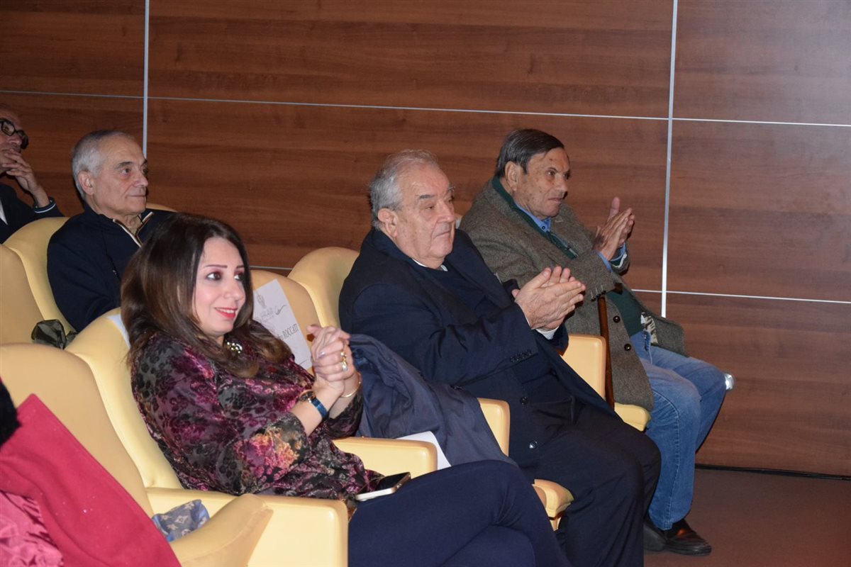 85b2bacd-0366-4a92-a7c8-f11826934dea