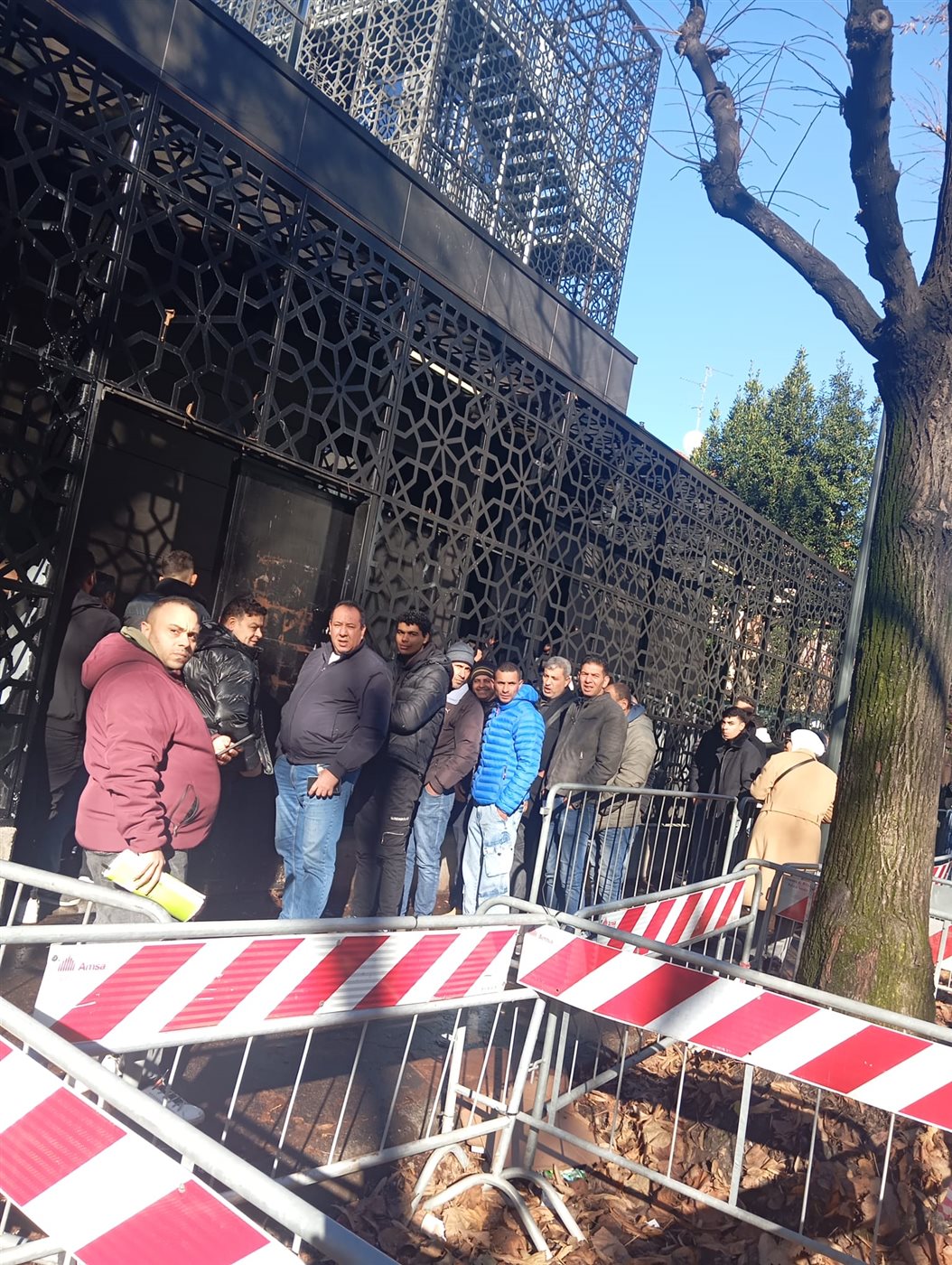 رئيس اتحاد المصريين بإيطاليا يشيد بأبناء الجالية المصرية في ميلانو وإقبالهم على لجان التصويت