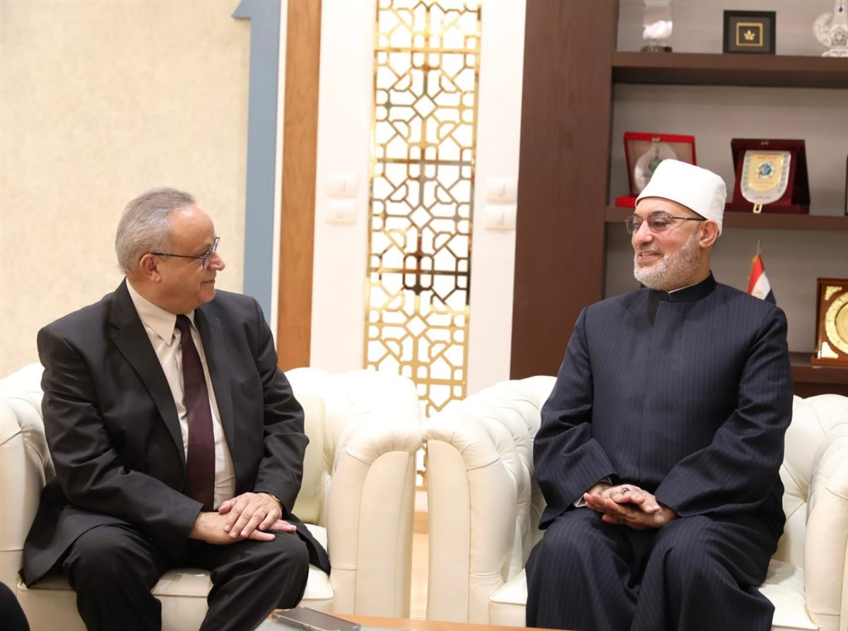 مفتي الجمهورية يستقبل مدير مكتبة الإسكندرية لبحث تعزيز التعاون المشترك