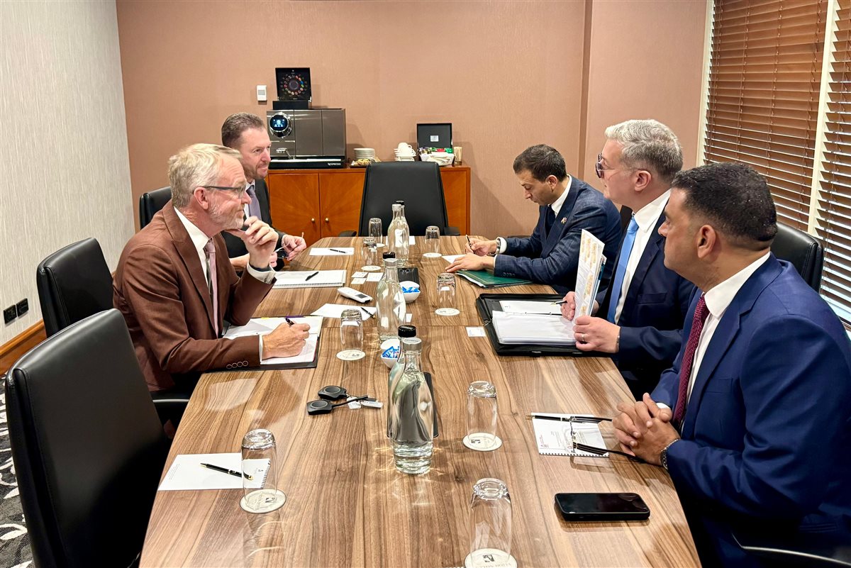 خلال مباحثات وزير البترول والثروة المعدنية مع المدير العام لإدارة مناجم غرب استراليا