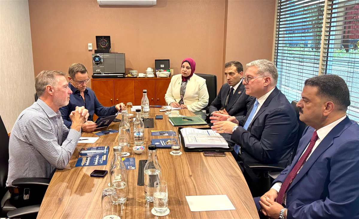 وزير البترول والثروة المعدنية مع الشركات الاسترالية خلال زيارته لمدينة بيرث بأستراليا