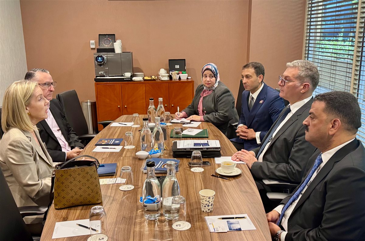 وزير البترول يبحث مع المدير التنفيذي لمنظمة Austmine الأسترالية فرص التعاون بقطاع التعدين