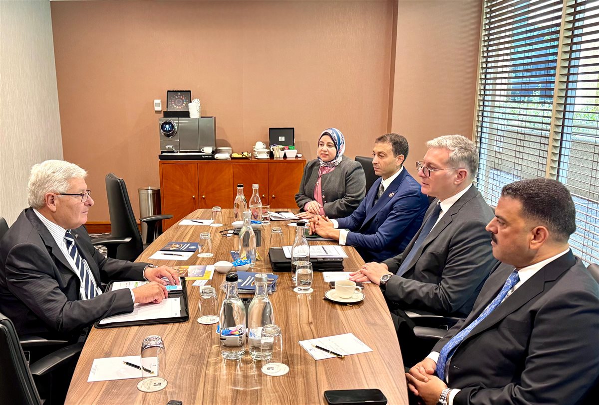 وزير البترول يبحث مع مجلس المعادن الأسترالي التعاون في جهود التطوير واستكشاف المعادن النادرة