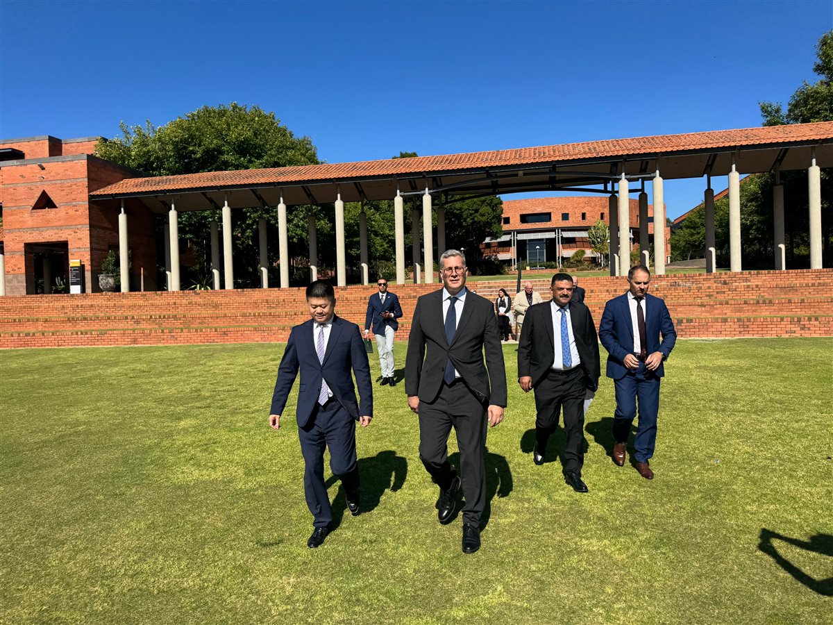 وزير البترول يشهد توقيع خطاب نوايا مع جامعة كيرتن الأسترالية لتطوير قدرات الكوادر التعدينية في مصر