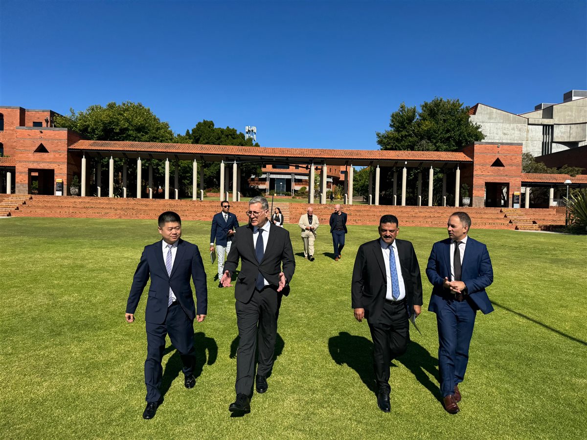 وزير البترول يشهد توقيع خطاب نوايا مع جامعة كيرتن الأسترالية لتطوير قدرات الكوادر التعدينية في مصر