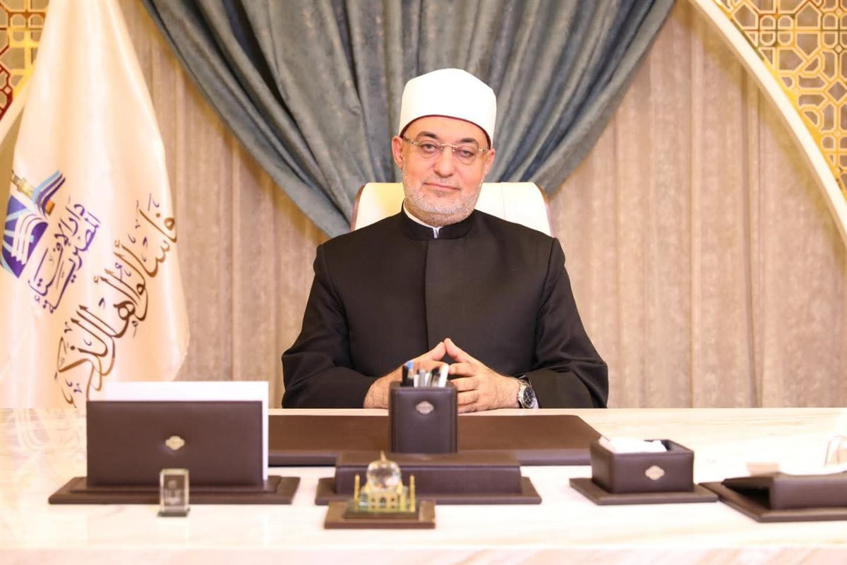 الدكتور نظير عياد 