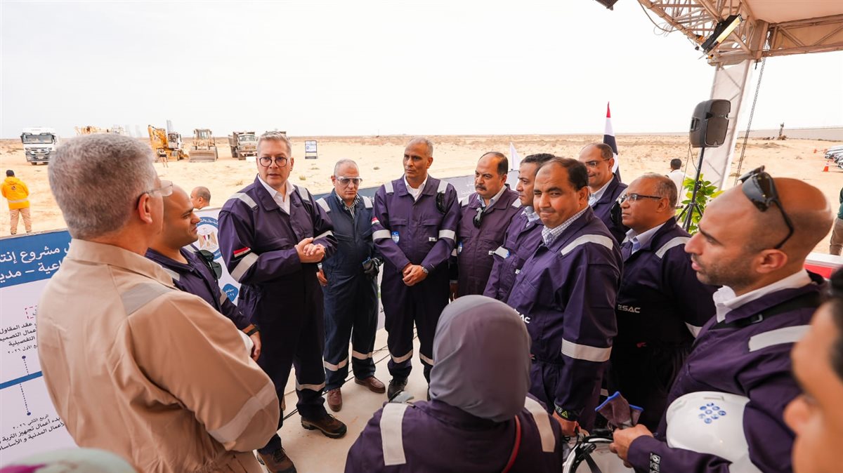 وزير البترول يشهد الأعمال المبكرة لبدء تنفيذ مشروع الصودا آش 