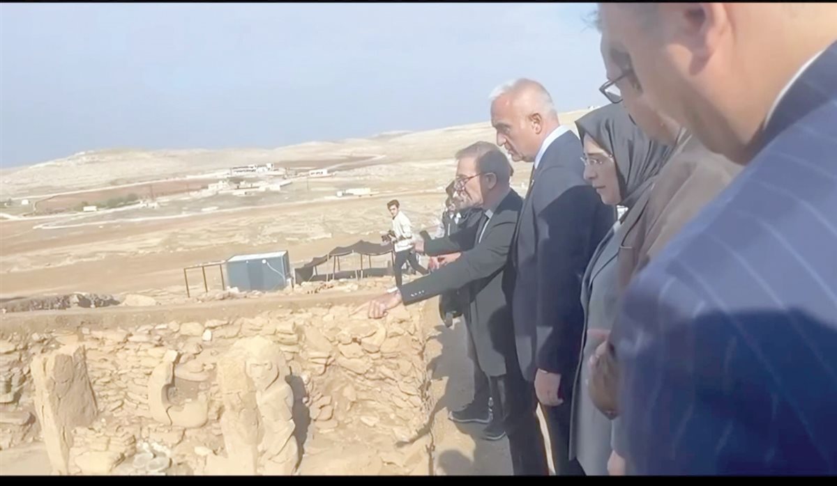 مسئول الآثار بوزارة السياحة والثقافة التركية يشرح الكشف الأثرى التاريخى