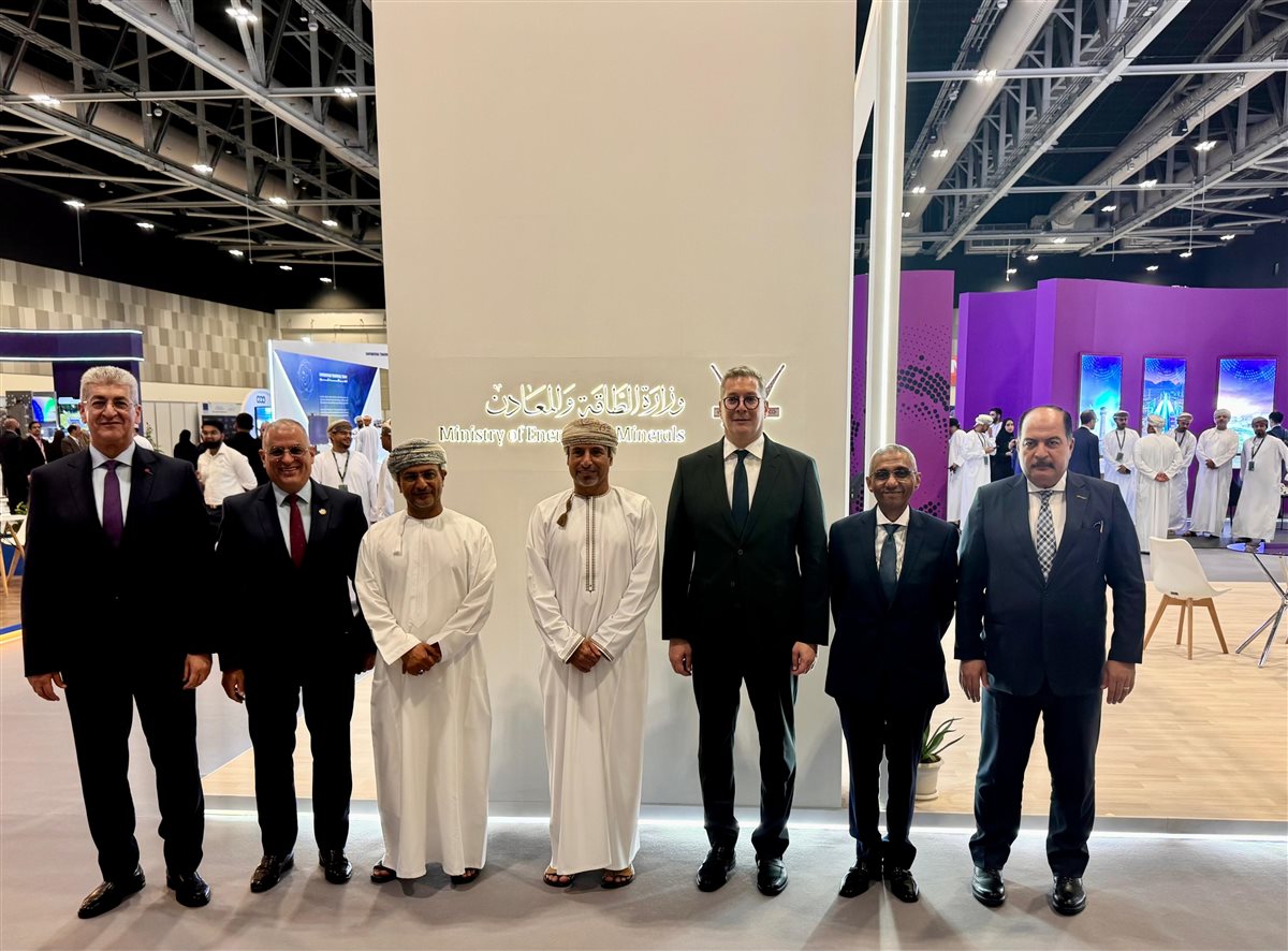 وزير البترول متحدثاً رئيسياً في قمة عُمان للهيدروجين الأخضر