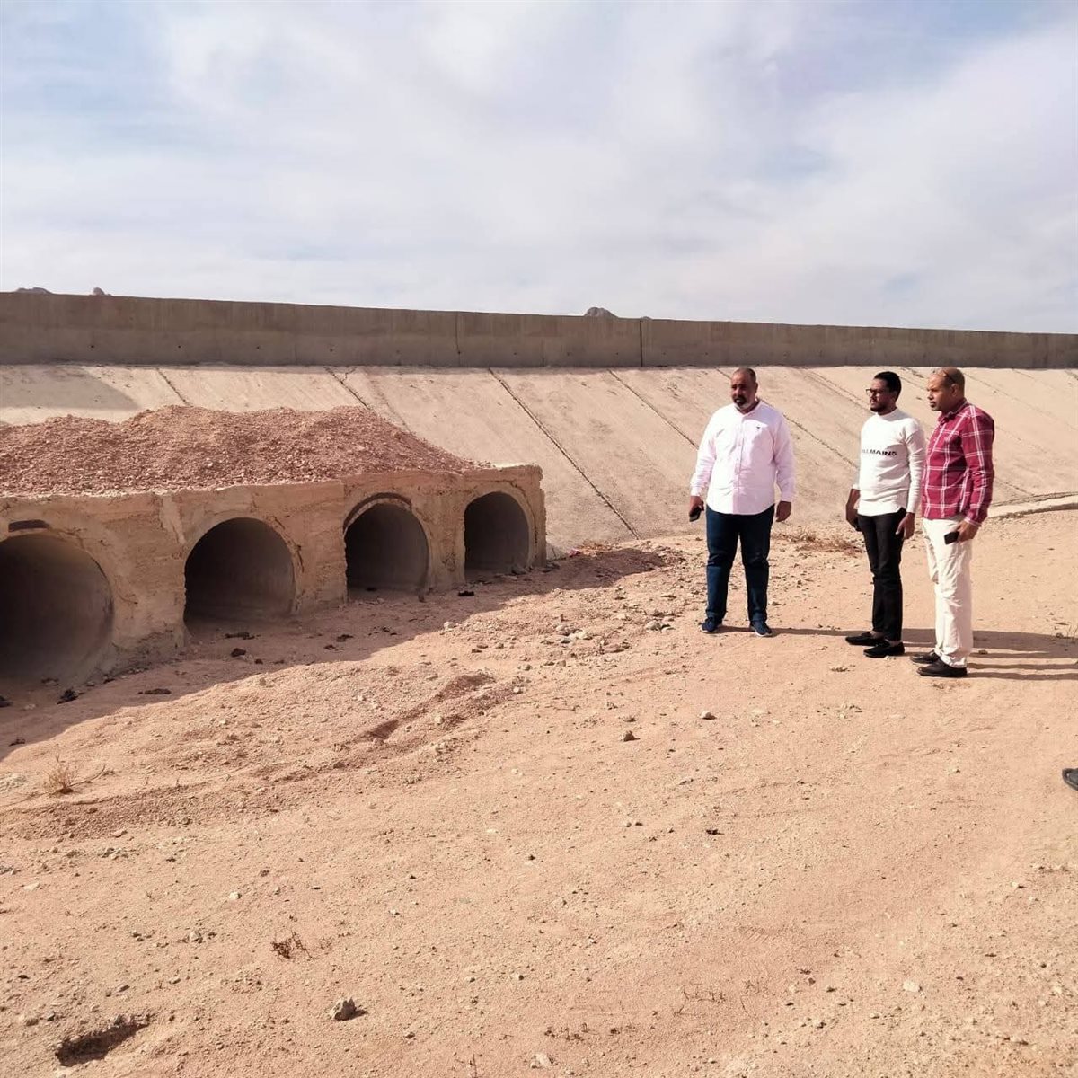 مخرات السيول 