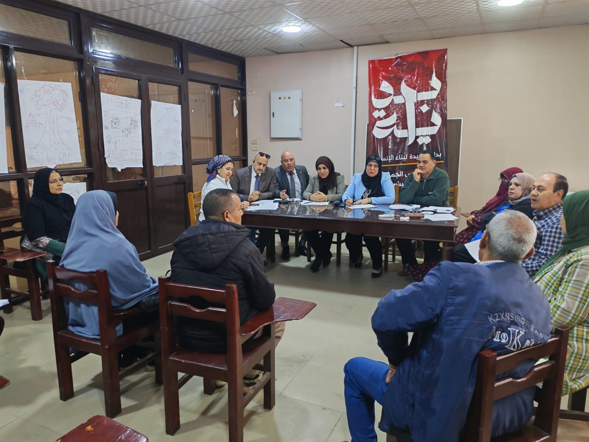 الاجتماع شهد مراجعة الطلبات المفدمة من الأسر