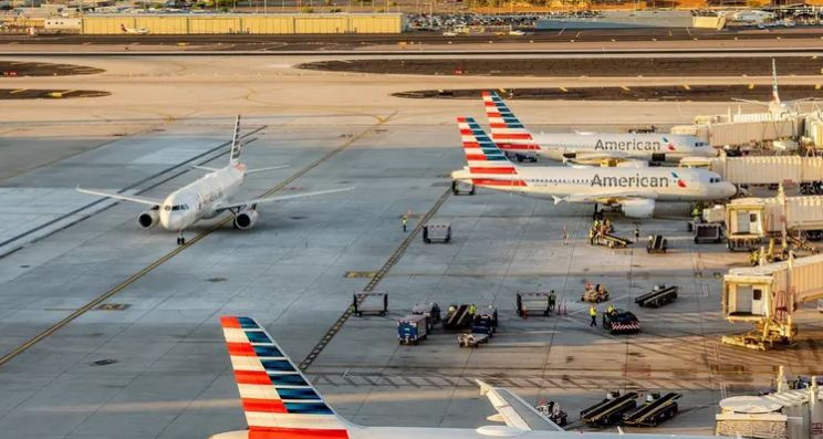 أمريكا تحقق في التزام شركات الطيران بخفض الرحلات خلال الإغلاق الحكومي