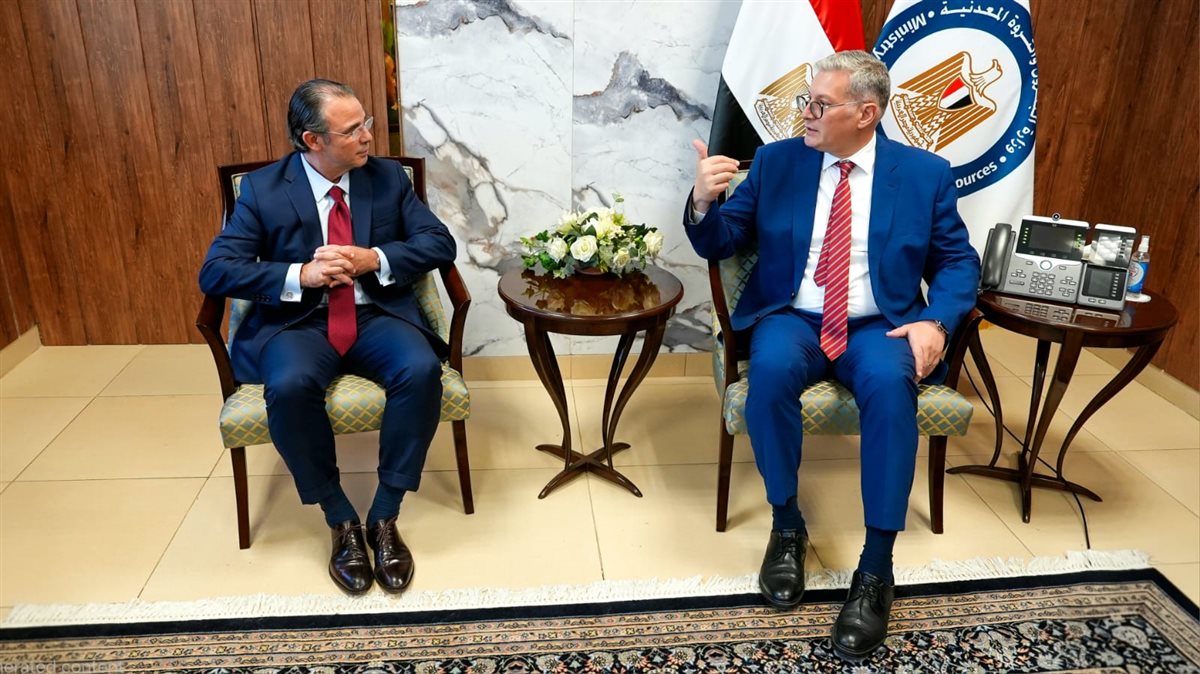 وزير البترول يبحث سبل تعزيز التعاون الإقليمي مع شيفرون العالمية
