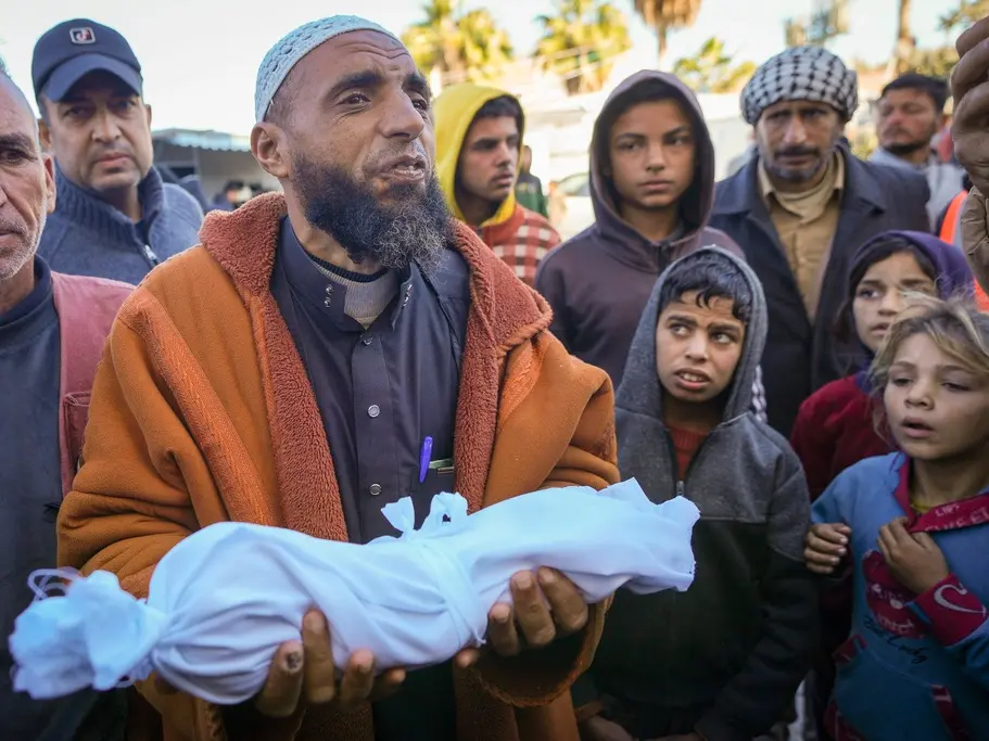 أطفال غزة يموتون من البرد