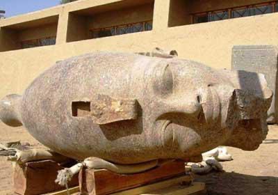 <strong>تمثال الملك أمنحتب الثالث</strong>