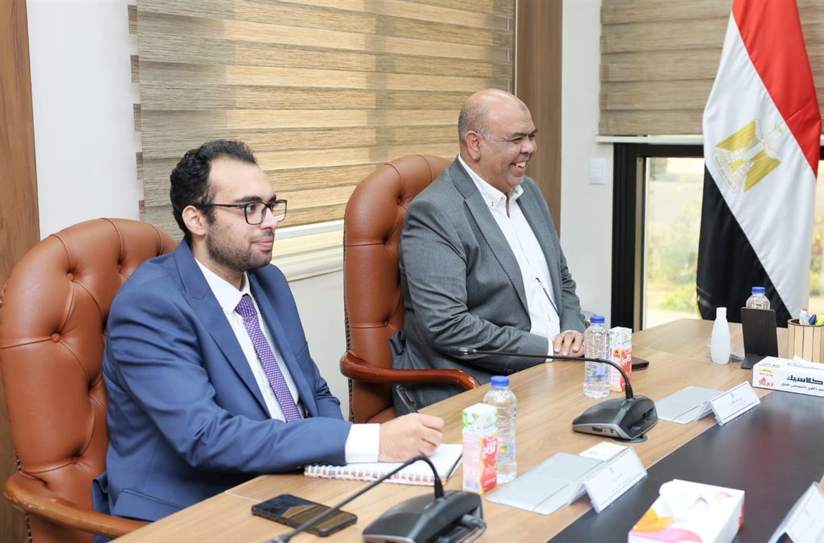 رئيس هيئة الدواء يعقد اجتماعا لمتابعة مشروعات التتبع الدوائي والتحول الرقمي