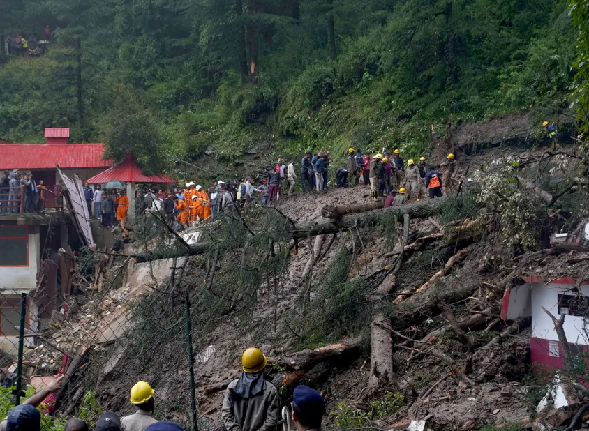 <strong>انهيارات أرضية في الهند ونيبال</strong>