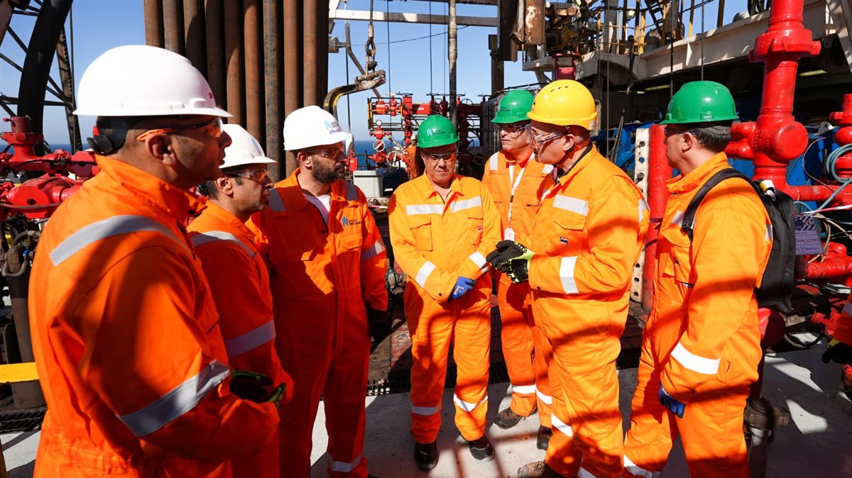 وزير البترول يتفقد حفر أول بئر ببرنامج إيني الإيطالية الجديد في خليج السويس وسيناء